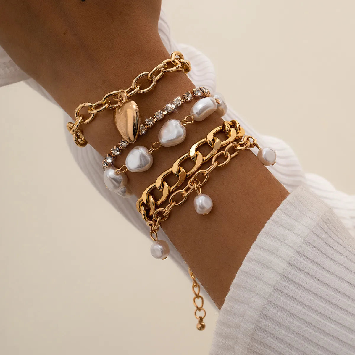 minimalist bracelets for women-Retro Baroque Imitation Pearl Bracelet