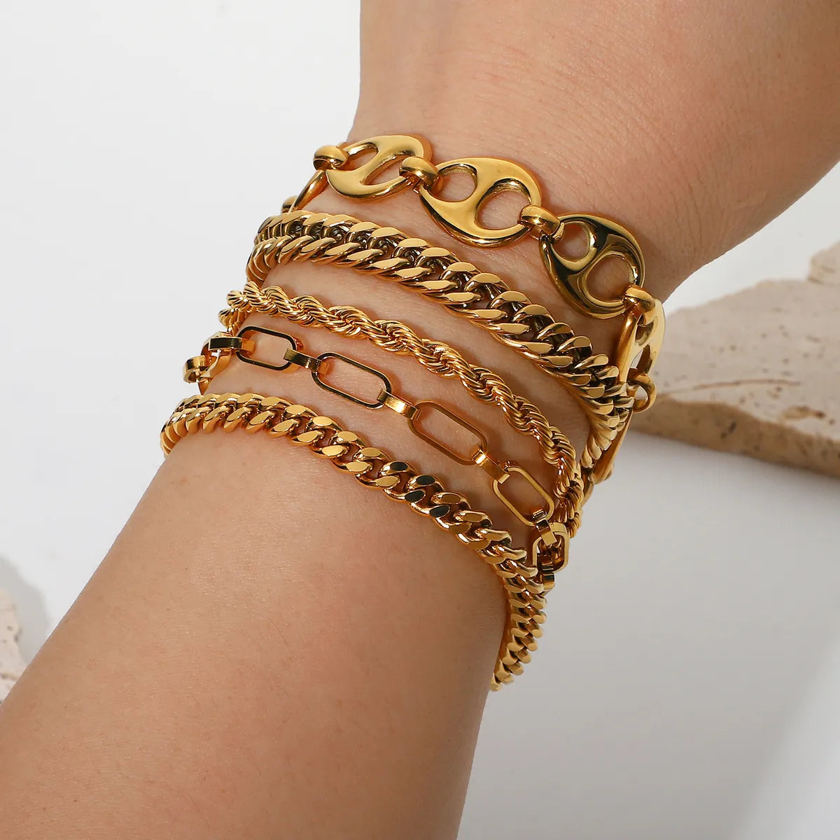 vintage gold bangles for women-Fashion Stainless Steel Plating No Inlaid Gold Plated Bracelets