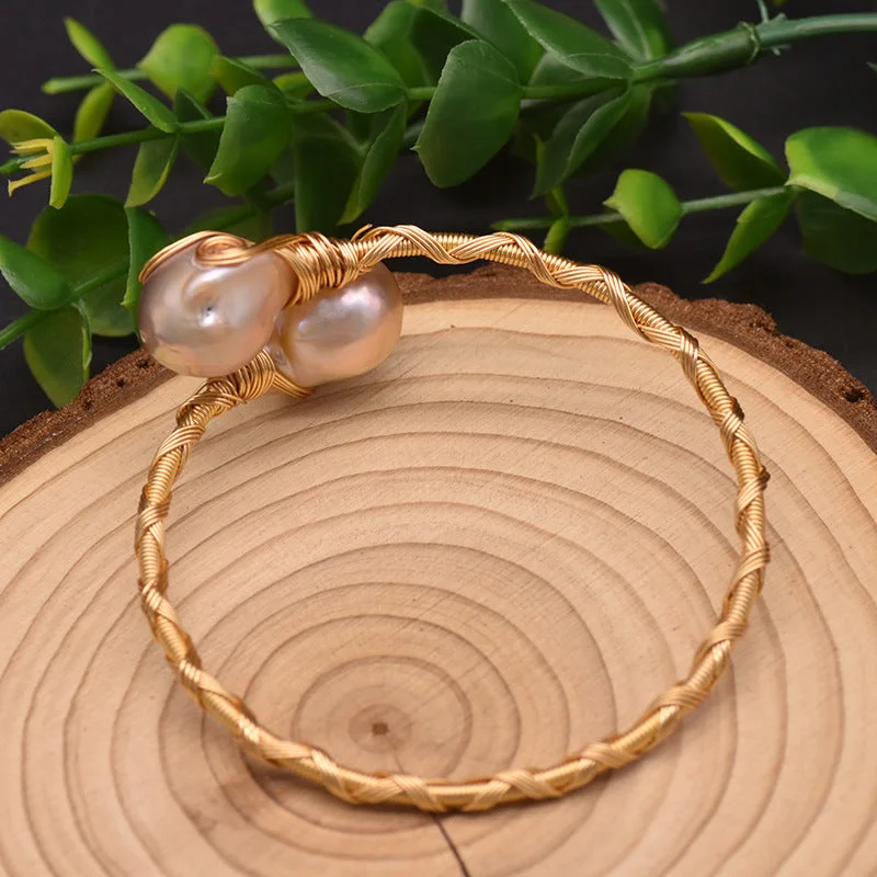 Big Baroque Pearl Bracelet