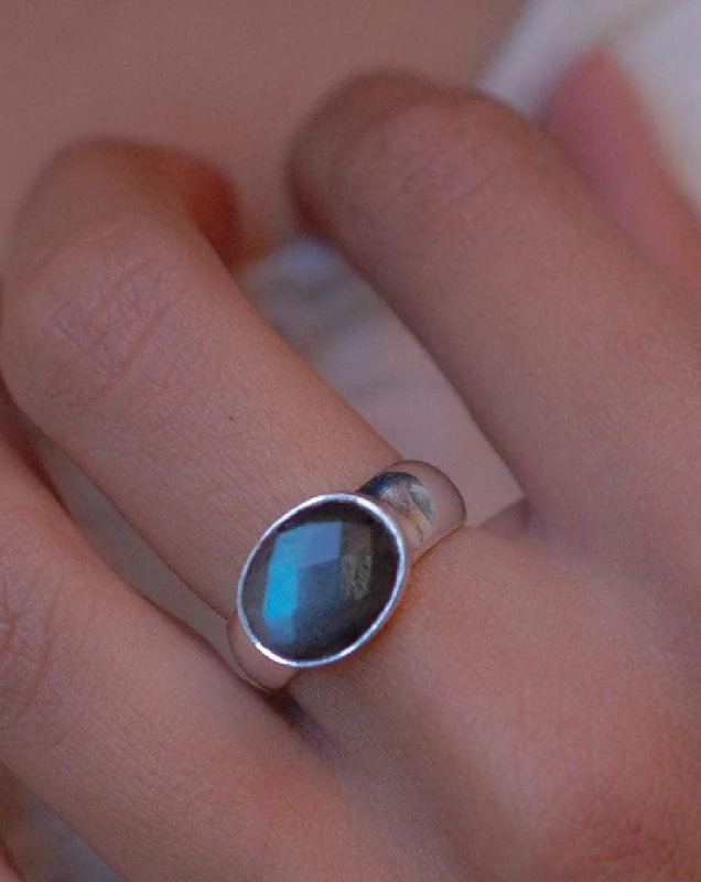 large gem rings for women-Rainbow Labradorite Ring ~ Sterling Silver 925 ~MR015