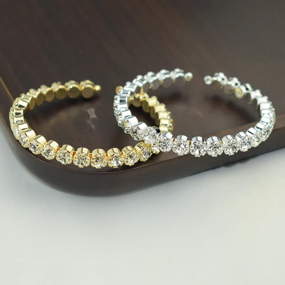 designer bracelets for women-Luxurious Round Rhinestone Women's Bangle