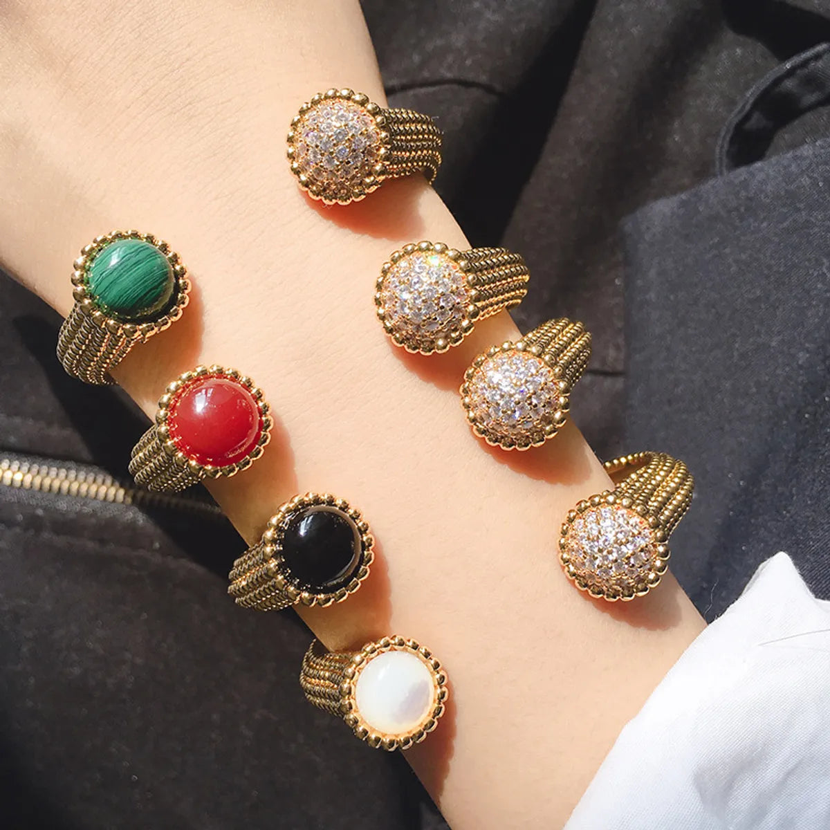 friendship bracelets for women-Elegant Retro Round Alloy Plating Inlay Agate Shell Zircon Women's