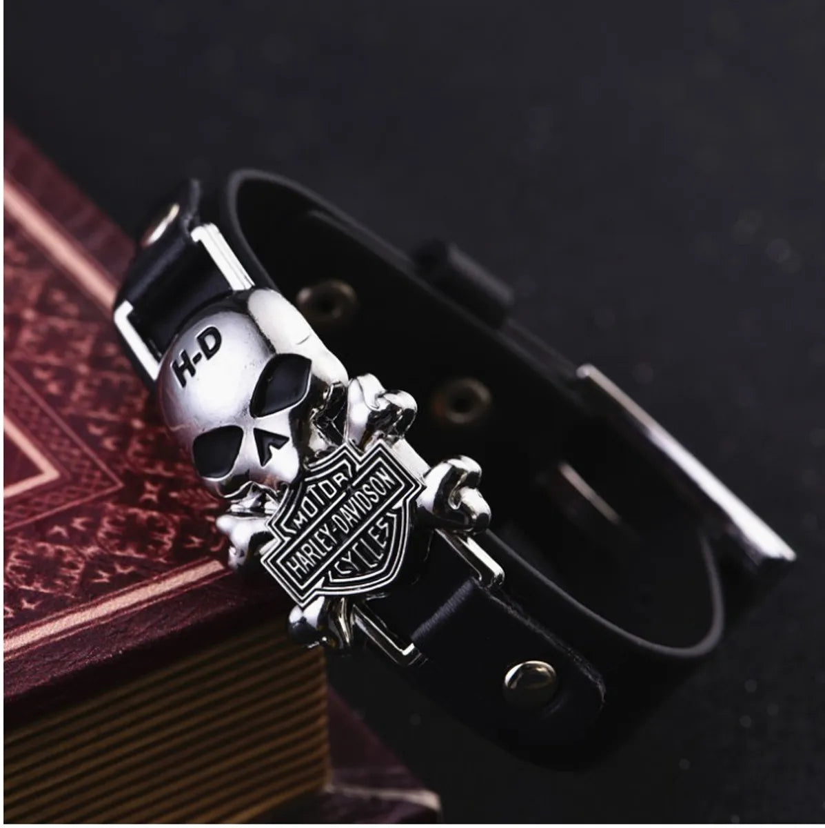 minimalist bracelets for women-Fashion Buckles Imitation Cowhide Skull Decorationnew Accessories Weave Vintage Leather Bracelet