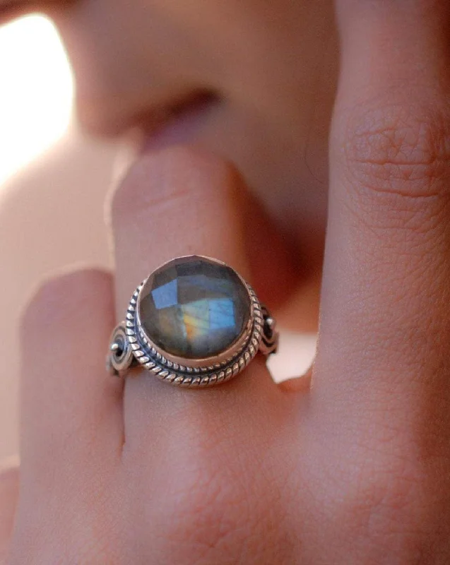 trendy rings for women-Rainbow Labradorite ~Sterling Silver 925~ MR022