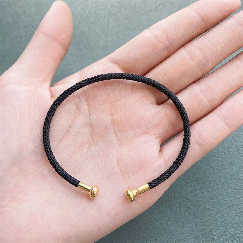 C- Shaped Open-Ended Bracelet [Black]]