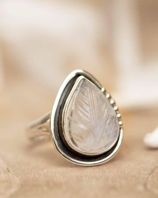 art deco rings for women-Leaf Sculpted Ring ~  Moonstone ~ Sterling Silver 925 ~ MR248